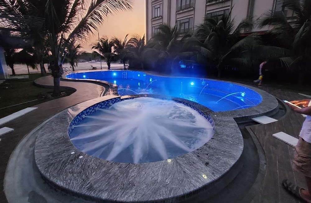 Bể bơi sục jacuzzi